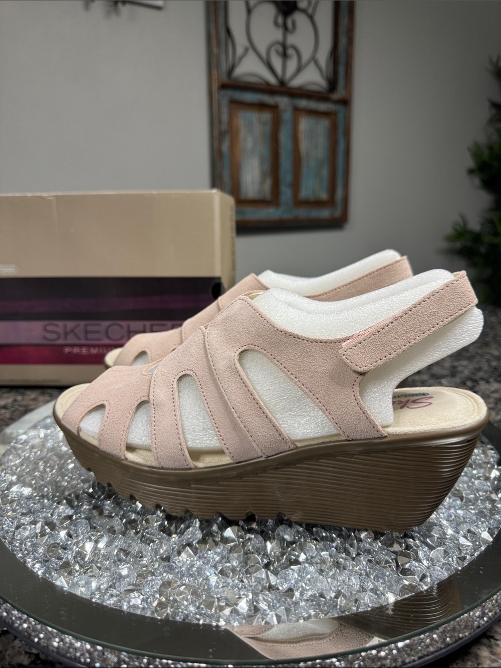 Skechers paralellsude Blush Pink Wedge Sandals with Brown Platform NEW 8 - Picture 1 of 14